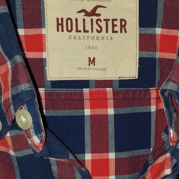 Men’s Hollister Button-Up - Picture 2 of 3